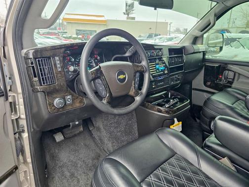 2025 Chevrolet Express 2500 RWD 2500 Regular Wheelbase WT