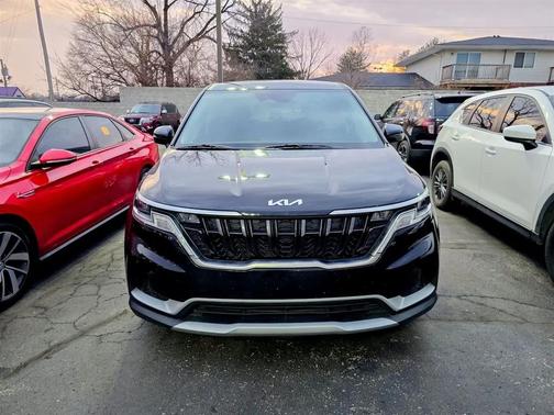 2023 Kia Carnival LX
