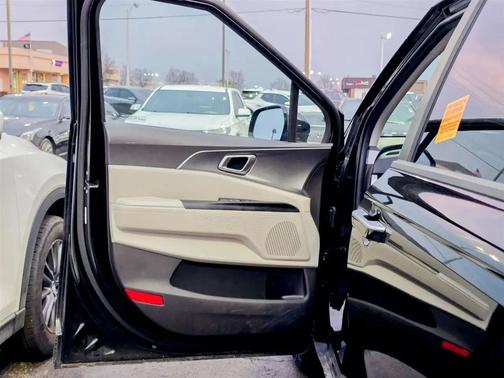 2023 Kia Carnival LX