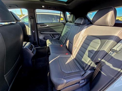 2024 Volkswagen Atlas Cross Sport 2.0T SEL