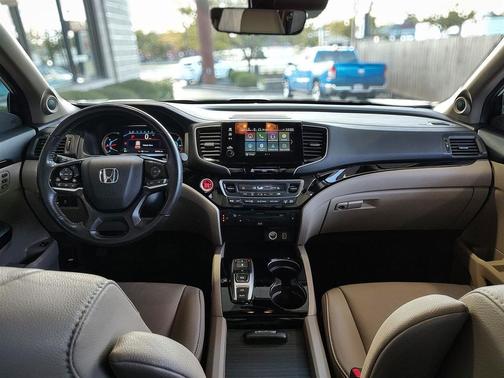 2021 Honda Pilot Touring 8-Passenger