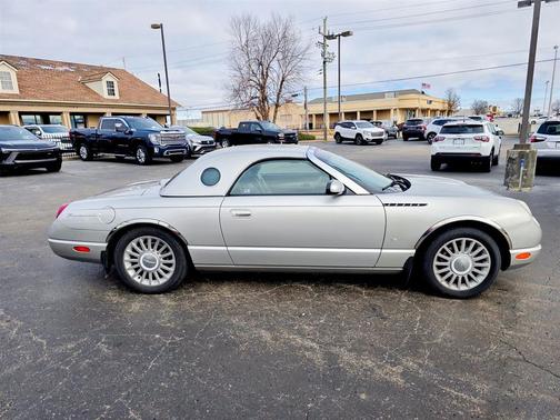 2004 Ford Thunderbird Base