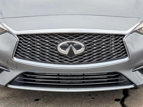 2019 INFINITI QX30 LUXE