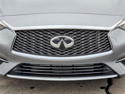 2019 INFINITI QX30 LUXE