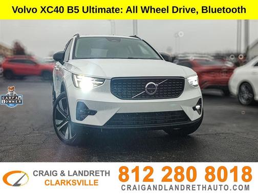 2024 Volvo XC40 B5 Ultimate Dark Theme