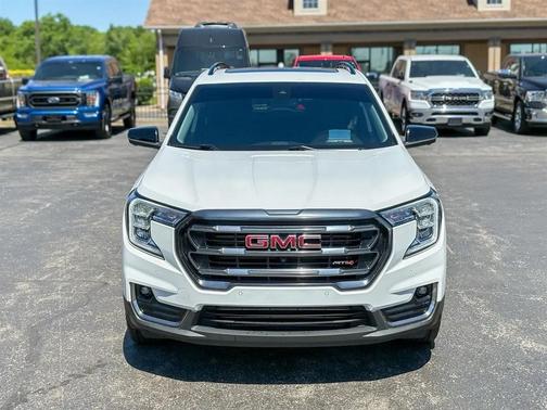 Summit White 2022 GMC Terrain AWD AT4