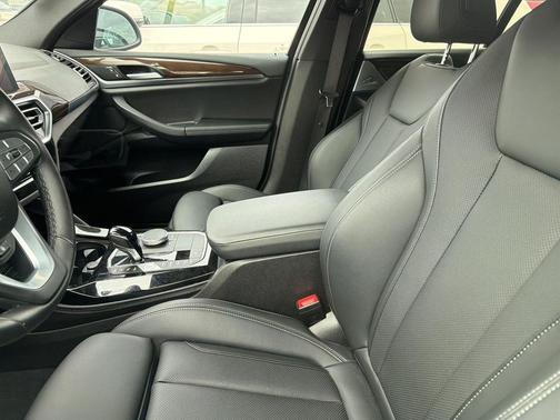 2024 BMW X4 xDrive30i