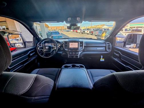 2024 RAM 3500 Big Horn Crew Cab 4x4 8' Box