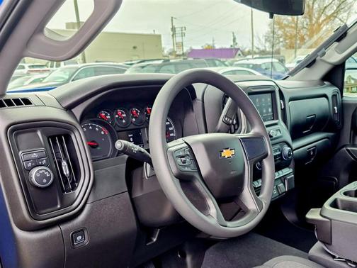 2025 Chevrolet Silverado 1500 Custom