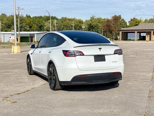 Pearl White Multi-Coat 2022 Tesla Model Y Performance Dual Motor All-Wheel Drive
