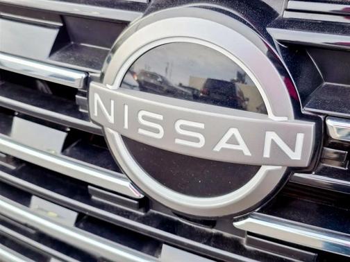 Super Black 2025 Nissan Rogue SV
