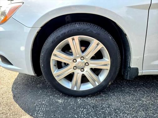 2012 Chrysler 200 LX