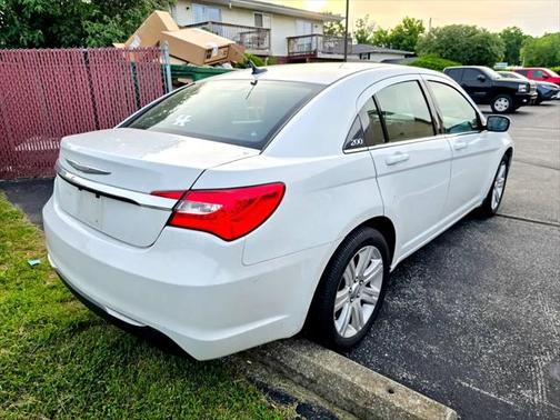 2012 Chrysler 200 LX