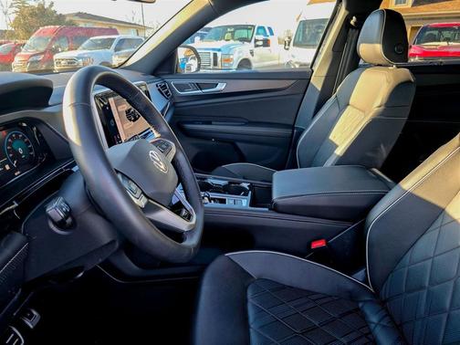 2025 Volkswagen Atlas Cross Sport 2.0T SEL Premium