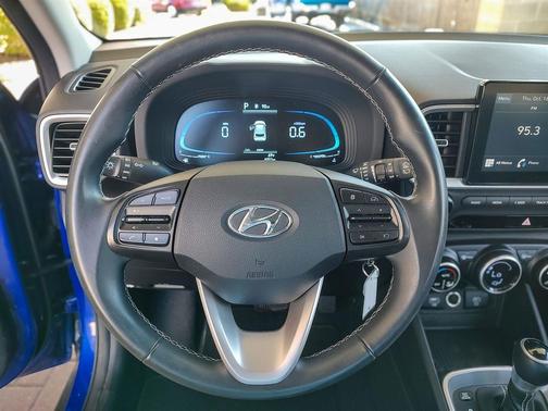2023 Hyundai VENUE SEL