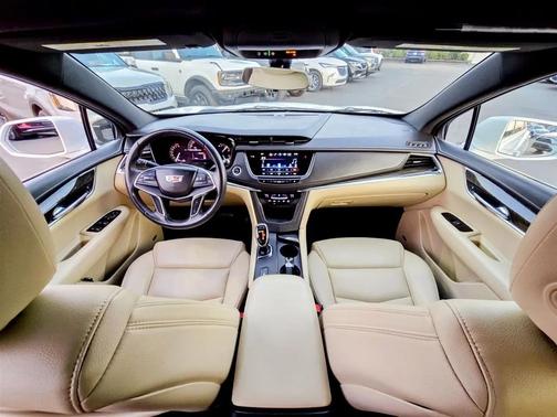 2017 Cadillac XT5 Base