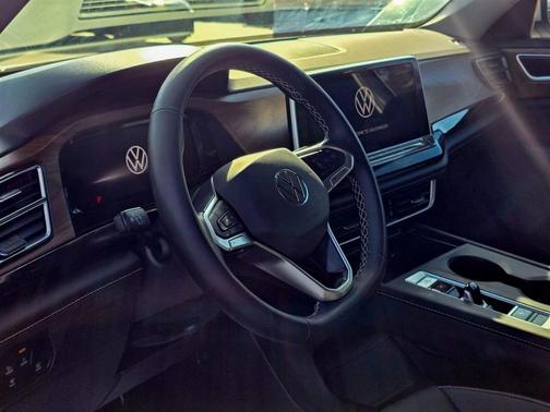 2025 Volkswagen Atlas 2.0T SE