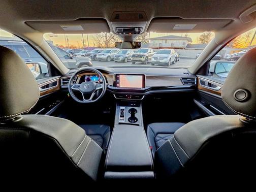 2025 Volkswagen Atlas 2.0T SE