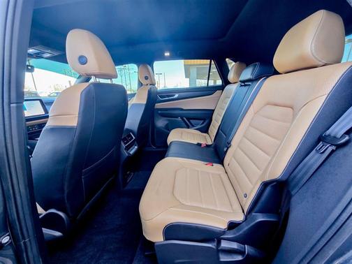 2024 Volkswagen Atlas Cross Sport 2.0T SEL