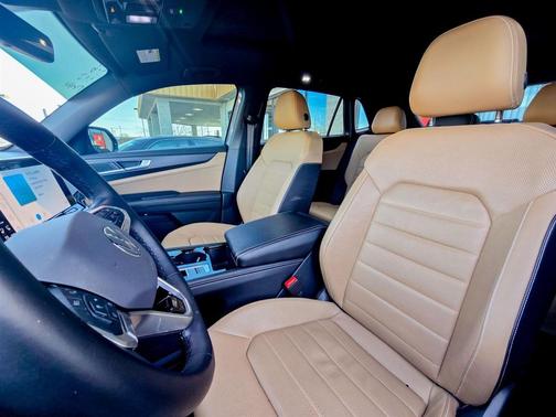 2024 Volkswagen Atlas Cross Sport 2.0T SEL