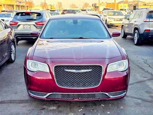 2018 Chrysler 300 Touring