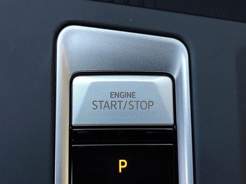 2025 Volkswagen Atlas Cross Sport 2.0T SE