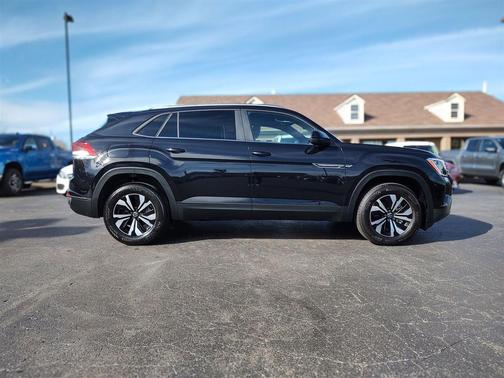 2025 Volkswagen Atlas Cross Sport 2.0T SE
