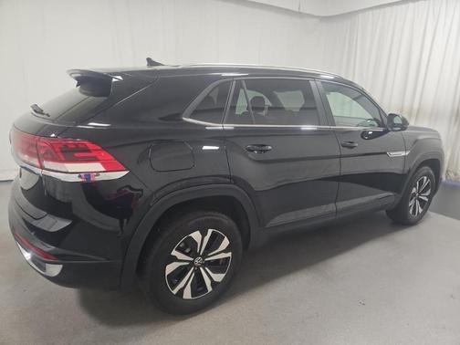 2025 Volkswagen Atlas Cross Sport 2.0T SE