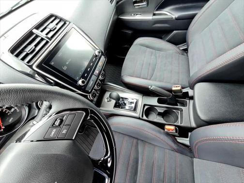 2024 Mitsubishi Outlander Sport SE