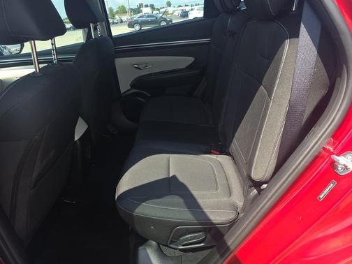 2024 Hyundai TUCSON SE