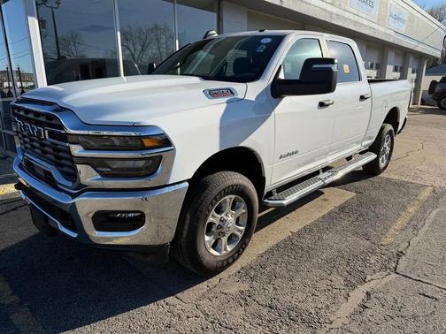 2025 RAM 2500 Big Horn Crew Cab 4x4 6'4' Box