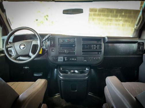 2017 Chevrolet Express 3500 LT