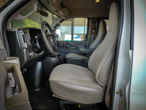 2017 Chevrolet Express 3500 LT
