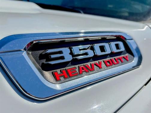 2021 RAM 3500 Laramie Crew Cab 4x4 8' Box