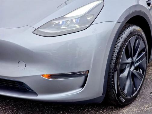 2024 Tesla Model Y Long Range Dual Motor All-Wheel Drive