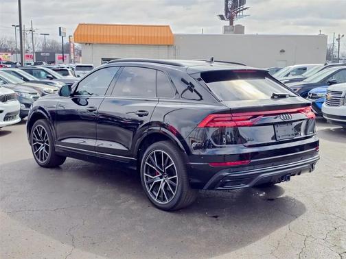 2023 Audi Q8 55 Premium Plus