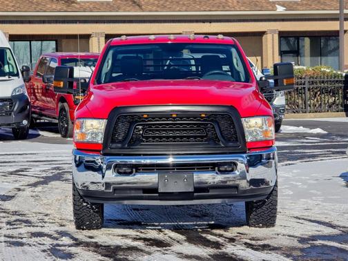 2018 RAM 2500 Tradesman Crew Cab 4x4 6'4' Box