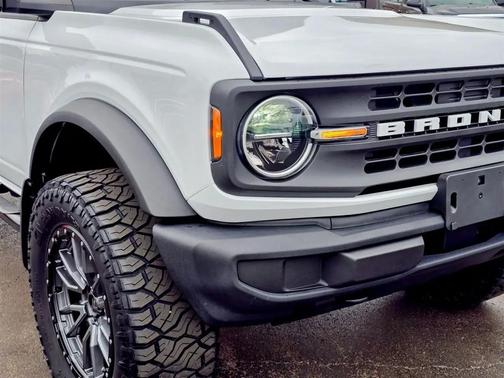 2021 Ford Bronco Base