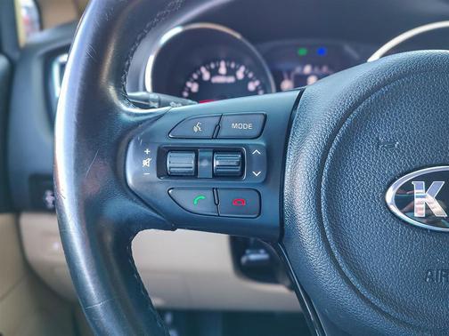 2017 Kia Sedona LX