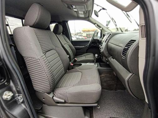 2017 Nissan Frontier SV