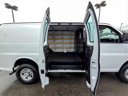2022 Chevrolet Express 2500 RWD 2500 Regular Wheelbase WT