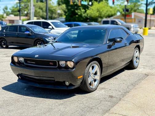 Brilliant Black Crystal Pearlcoat 2010 Dodge Challenger R/T