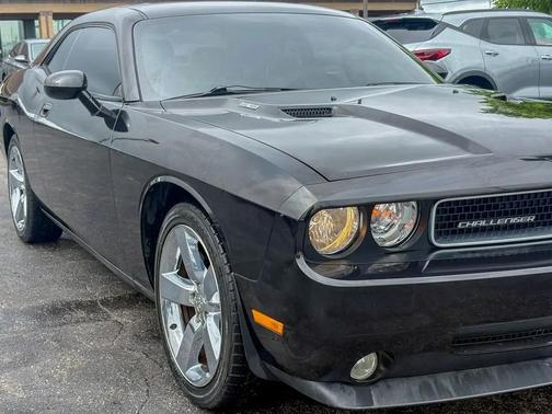 Brilliant Black Crystal Pearlcoat 2010 Dodge Challenger R/T