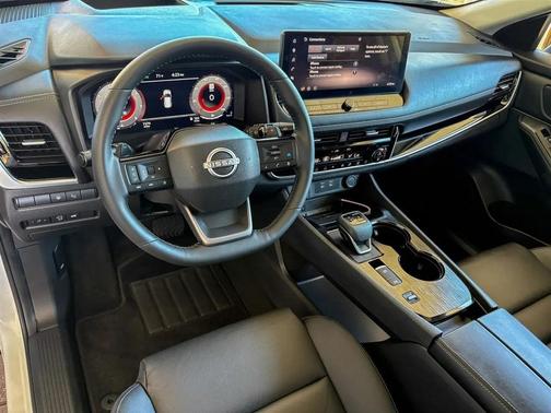 Everest White Pearl 2025 Nissan Rogue SL