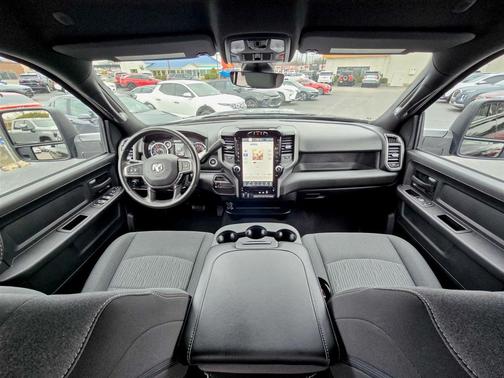 2024 RAM 3500 Tradesman Crew Cab 4x4 6'4' Box