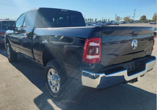 2024 RAM 3500 Tradesman Crew Cab 4x4 6'4' Box