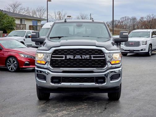 2024 RAM 3500 Tradesman Crew Cab 4x4 6'4' Box