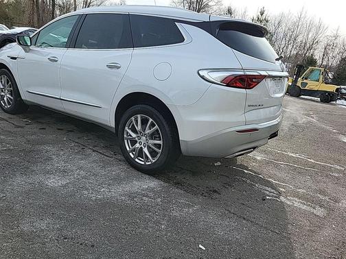 2022 Buick Enclave FWD Essence