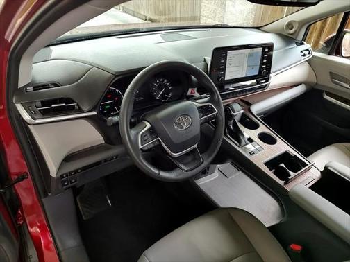 2022 Toyota Sienna XLE 7 Passenger