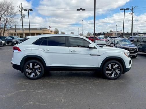 2025 Volkswagen Atlas Cross Sport 2.0T SE w/Technology
